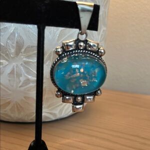 Elegant Blue and Silver Pendant Necklace
